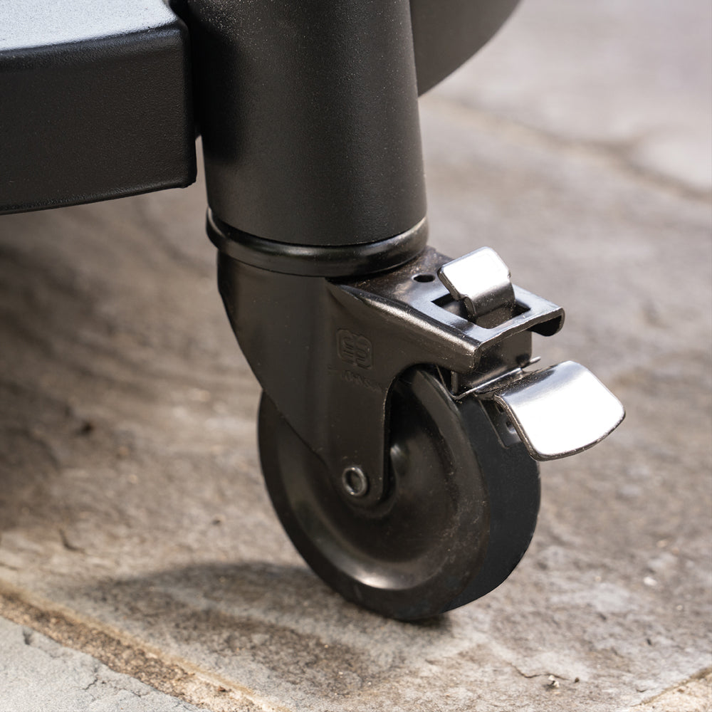 Parrilla Kamado modelo Akorn de 20" + Guantes Parrilleros Char-Griller®