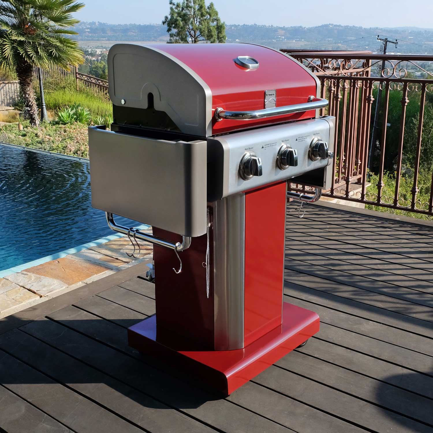 Parrilla a gas 3 Quemadores - Color Rojo + Set de Asado + Garras de Oso